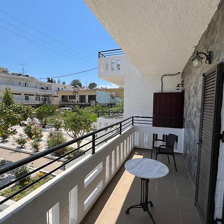 Zourpos Studios & Apartments カリヴェス エクステリア 写真