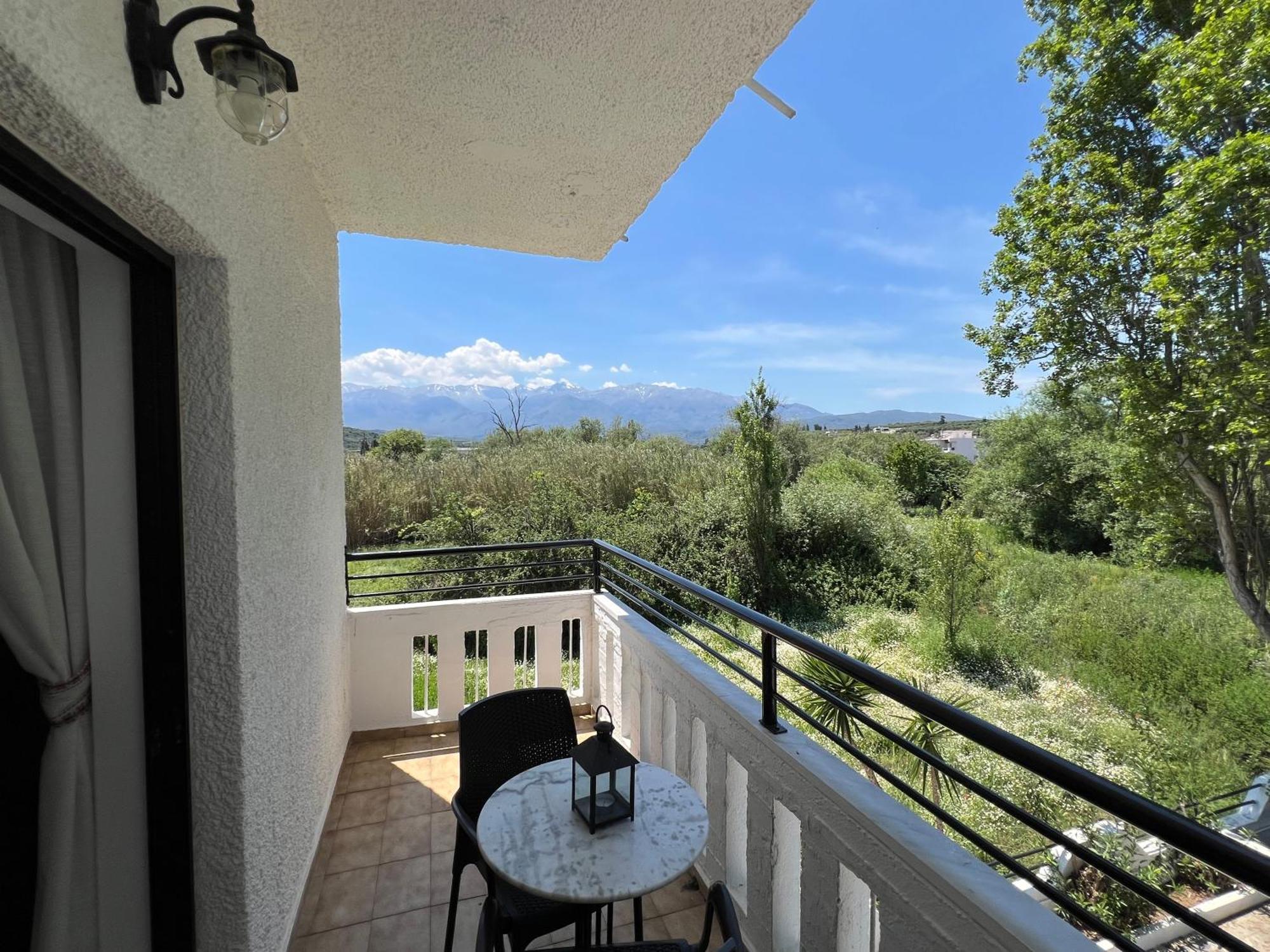Zourpos Studios & Apartments カリヴェス エクステリア 写真